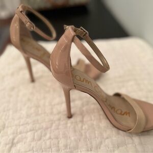 Nude Sam edelma heel size 8